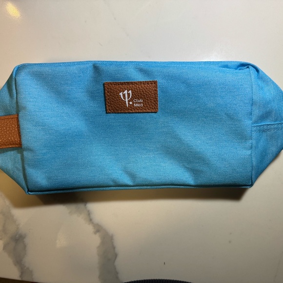 Toiletry bag Club Med - Picture 8 of 11